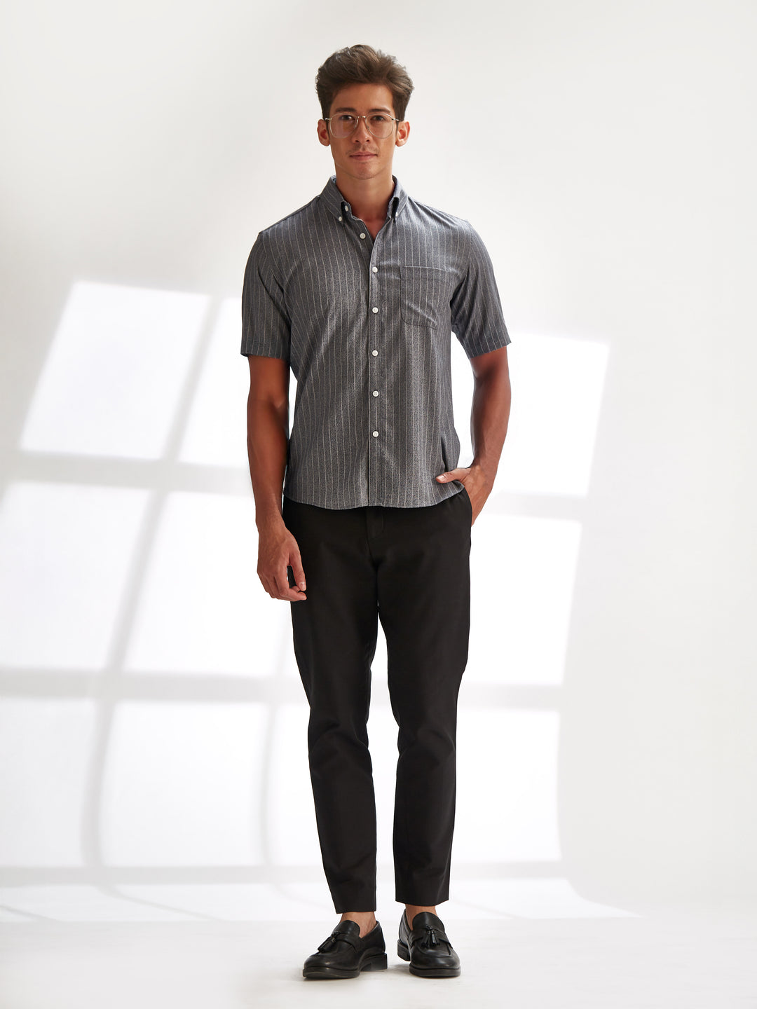 Short Sleeve Shirt - The Line in Dark Grey