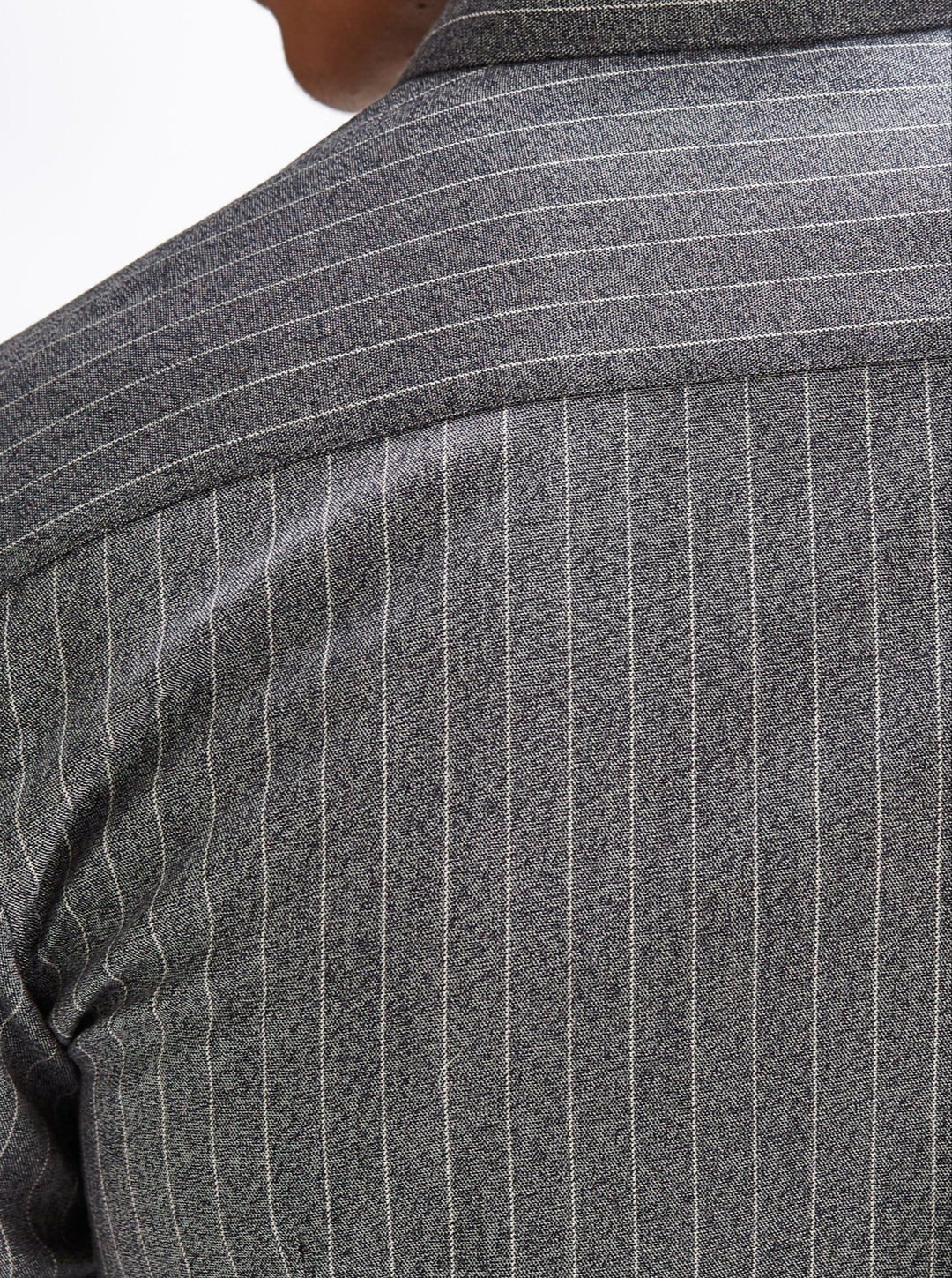 Short Sleeve Shirt - The Line in Dark Grey