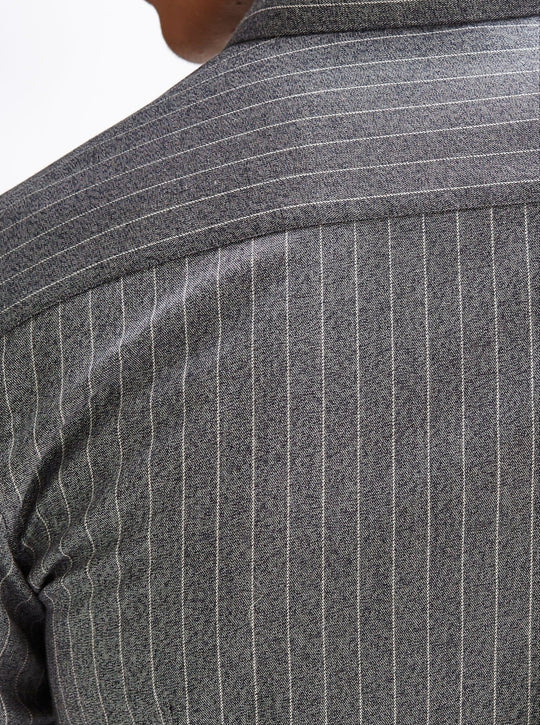 Short Sleeve Shirt - The Line in Dark Grey